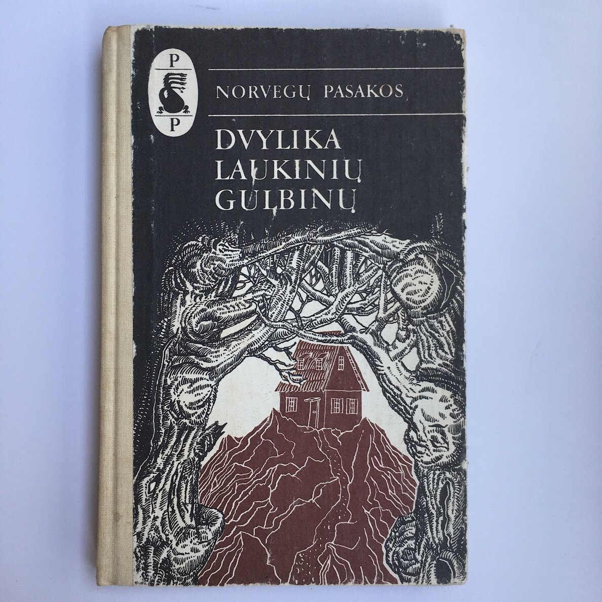 Dvylika laukinių gulbinų : norvegų pasakos Dvylika laukinių gulbinų : norvegų pasakos