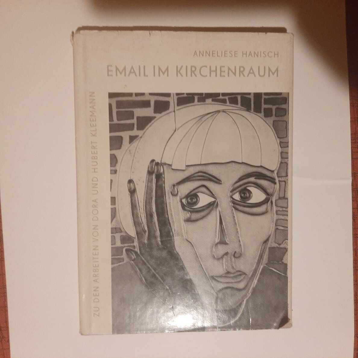 Email im Kirchenraum