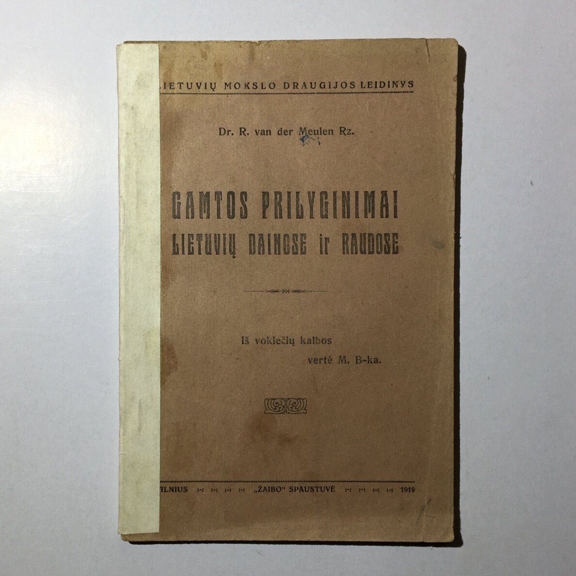 Gamtos prilyginimai lietuvių dainose ir raudose Gamtos prilyginimai lietuvių dainose ir raudose