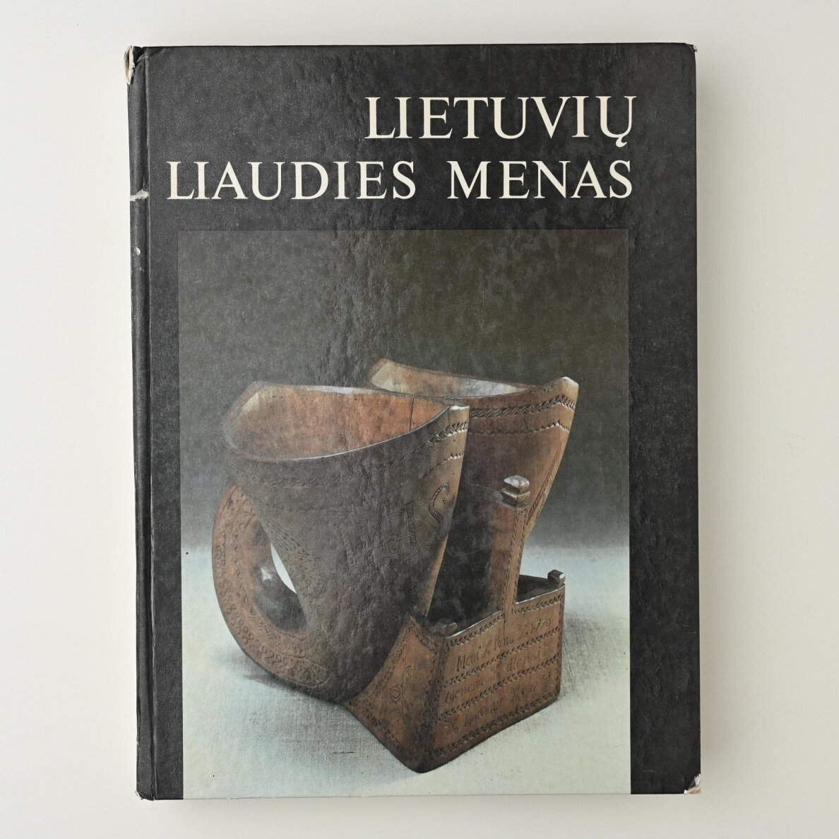 Lietuvių liaudies menas = Lithuanian folk art = Литовское народное искусство Lietuvių liaudies menas = Lithuanian folk art = Литовское народное искусство