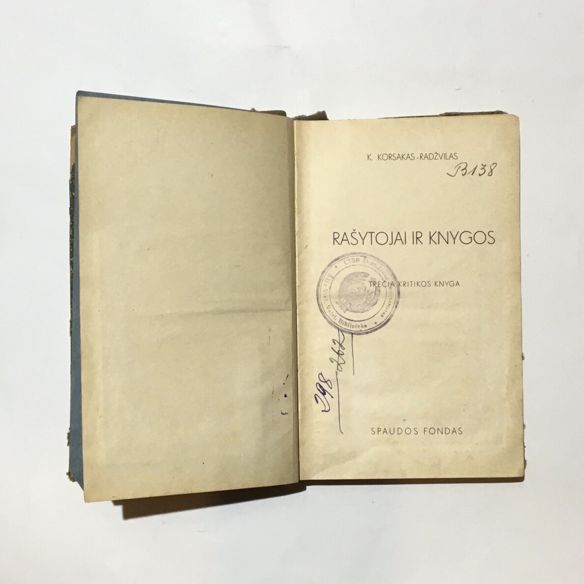 Rašytojai ir knygos 1