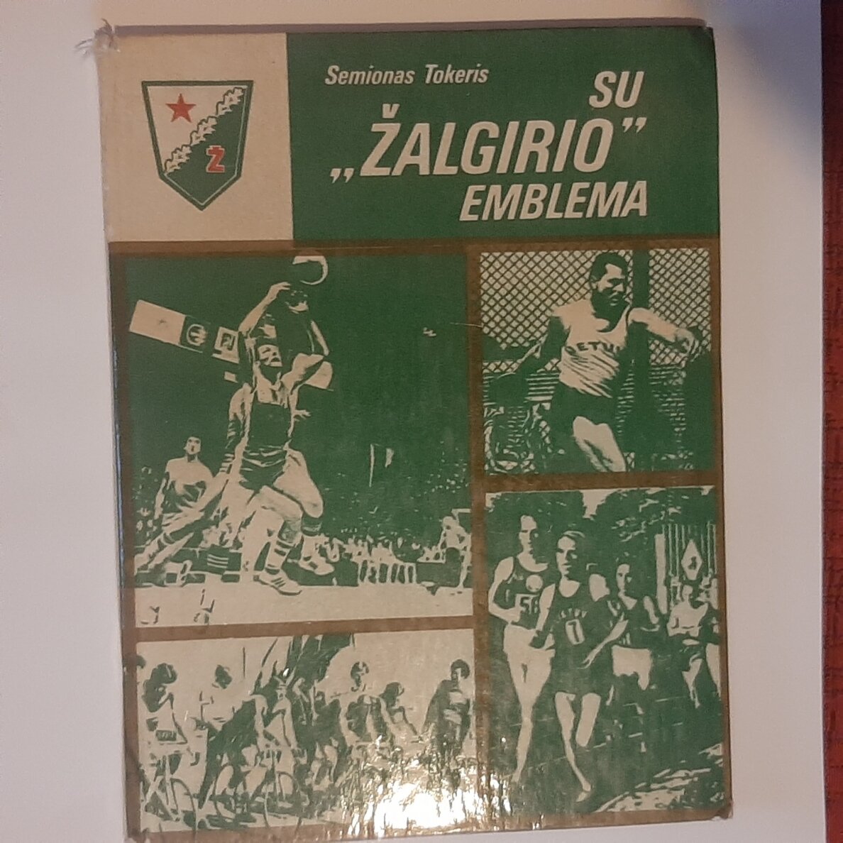 Su "Žalgirio" emblema Su "Žalgirio" emblema