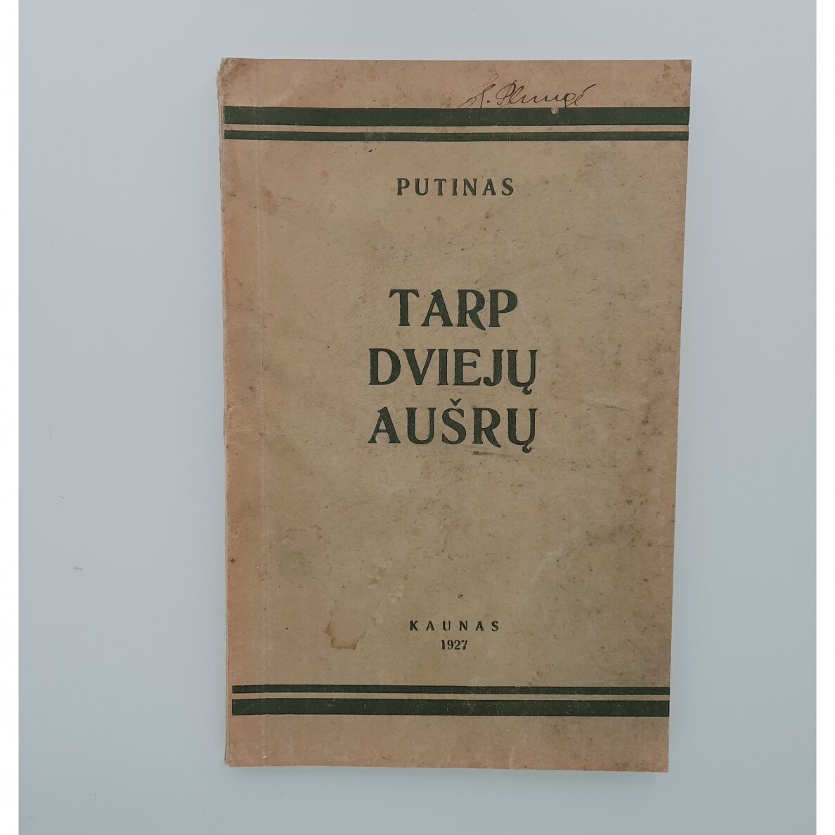 Tarp dviejų aušrų Tarp dviejų aušrų